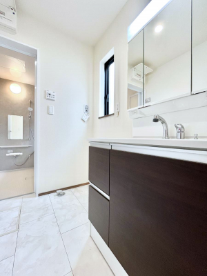 ���̑��@�L�X�Ƃ�Ƃ�̂��郉���h���[�X�y�[�X�B  