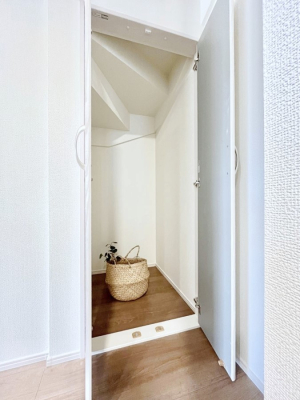 ���̑����ρ@�L�b�`���ɂ̓p���g���[�I�H�ނ̃X�g�b�N�͂������A���p�i�̎��[�Ȃǎg�����͂��낢��I