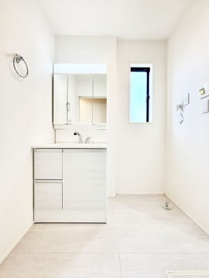 ʑEʏ@邢ʏ͖̐gxxyłႢłB