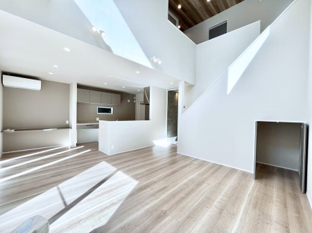 rO@Ƒ̓₩Șbŕ܂閾邢rO