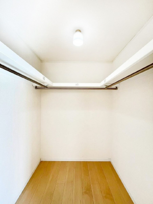 ̑@EH[NCN[[bgtŐԂLpł܂B