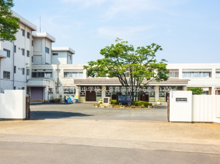 ӊ@wZ 1700m vsҊwZ