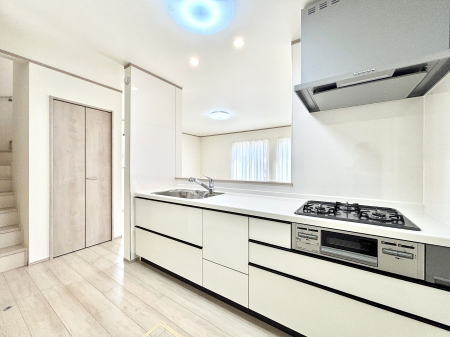 �L�b�`���@�������������I�ɁA�y�����I�V�X�e���L�b�`��  