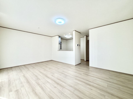 ���r���O�@�������������͋C�̂k�c�j�͉Ƒ��݂�Ȃ̉��K���  