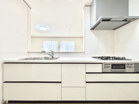 �L�b�`���@���������Ȃ���ł����Ƒ��Ƃ̉�b���y���߂�ΖʃL�b�`��