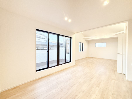 ���r���O�@�傫�ȑ����炽���Ղ�̗z���ƕ����������郊�r���O