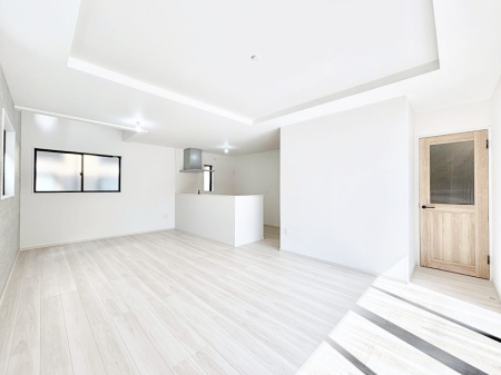 ���r���O�@�Z�ޕ��̌��������o�����A�C���e���A���l����̂��y���݂ȃ��r���O�ł��I 