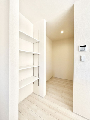 ���̑����ρ@�L�b�`���ɂ̓p���g���[�I�H�ނ̃X�g�b�N�͂������A���p�i�̎��[�Ȃǎg�����͂��낢��I