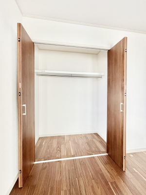 ���[�@�m���̃N���[�[�b�g�B���s��������̂Ō���̈ߗނ�����������܂�܂��B