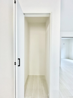 ���̑����ρ@�L�b�`���ɂ̓p���g���[�I�H�ނ̃X�g�b�N�͂������A���p�i�̎��[�Ȃǎg�����͂��낢��I