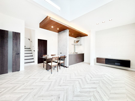 rO@rOKiA؂ȉƑƃR~jP[VƂƑv̊Ԏ