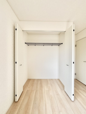 ���[�@�m���̃N���[�[�b�g�B���s��������̂Ō���̈ߗނ�����������܂�܂��B