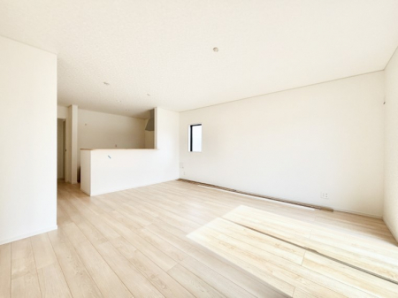 ���r���O�@�ǂ��ɂ��Ă��Ƒ��̂Ȃ������������R�~���j�P�[�V�������r���O�B 