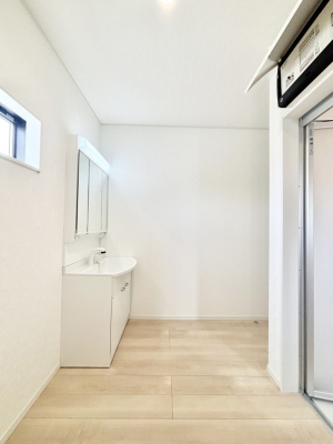 ���̑��@�������̂��郉���h���[�X�y�[�X