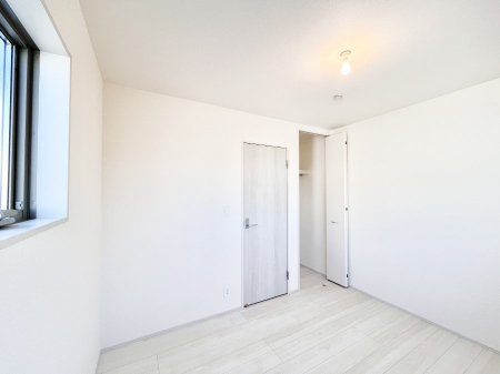 ���̑����ρ@�S����2�ʍ̌����N���[�[�b�g�t���ł�