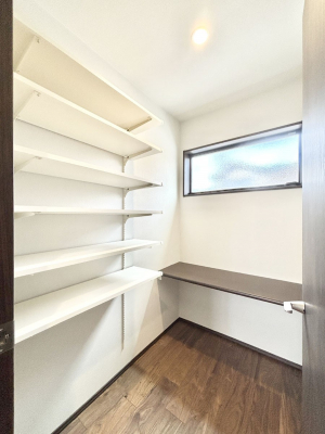 ���̑����ρ@�L�b�`���ɂ̓p���g���[�I�H�ނ̃X�g�b�N�͂������A���p�i�̎��[�Ȃǎg�����͂��낢��I