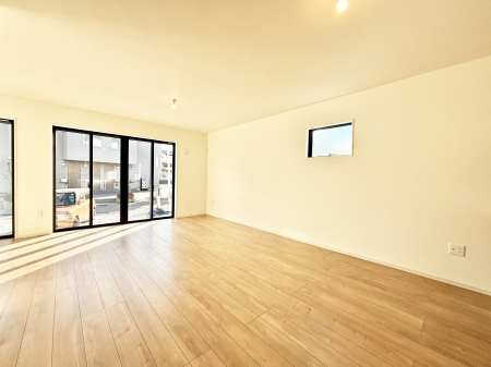 ���r���O�@�傫�ȑ����炽���Ղ�̗z���ƕ����������郊�r���O