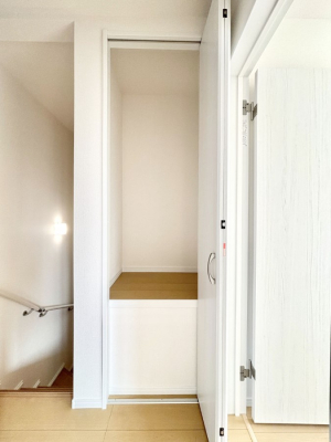 ���̑����ρ@�L�����[�B�|�������G�߂̏��������[���邱�Ƃ��ł��܂��B