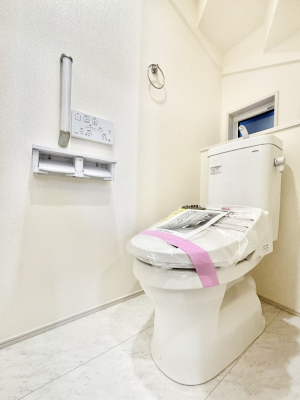 �g�C���@�g�C����1�K��2�K���ꂼ��ɔz�u����Ă��ĂƂĂ��֗��ł��B 