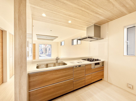 �L�b�`���@���������Ȃ���ł����Ƒ��Ƃ̉�b���y���߂�ΖʃL�b�`��