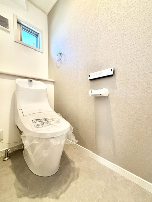 �g�C���@�g�C����1�K��2�K���ꂼ��ɔz�u����Ă��ĂƂĂ��֗��ł��B 