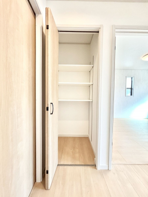 ���̑����ρ@�L�����[�B�|�������G�߂̏��������[���邱�Ƃ��ł��܂��B