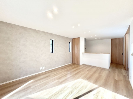 ���r���O�@�Z�ޕ��̌��������o�����A�C���e���A���l����̂��y���݂ȃ��r���O�ł��I 