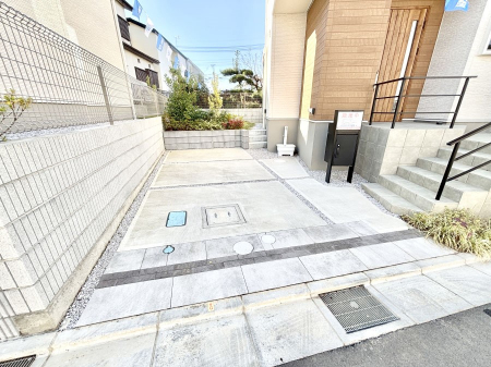 �@�����Ɍ������Ȃ����ԃX�y�[�X�B