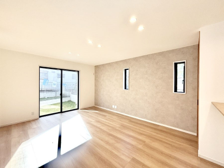 ���̑����ρ@�傫�ȑ����炽���Ղ�̗z���ƕ����������郊�r���O  