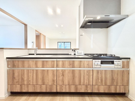 �L�b�`���@���������Ȃ���ł����Ƒ��Ƃ̉�b���y���߂�ΖʃL�b�`��