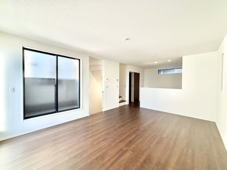 ���r���O�@�Z�ޕ��̌��������o�����A�C���e���A���l����̂��y���݂ȃ��r���O�ł��I 