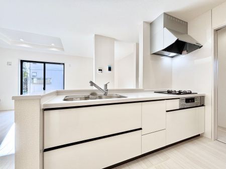 �L�b�`���@���r���O�����n����l�C�̃J�E���^�[�L�b�`���B �Ƒ��������Ȃ���Ǝ������邱�Ƃ��ł��܂��B