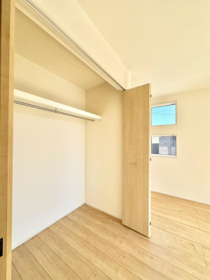 ���[�@�m���̃N���[�[�b�g�B���s��������̂Ō���̈ߗނ�����������܂�܂��B