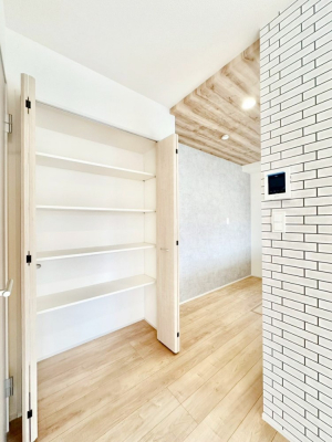 ���[�@�L�b�`�������[�B�H���H�ނ̃X�g�b�N�͂������A���p�i�̎��[�Ȃǎg�����͂��낢��@