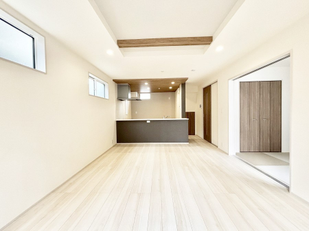 ���r���O�@���Ƒ��̓��₩�Șb�����ŕ�܂�閾�邢���r���O 