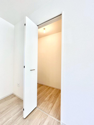 ̑ρ@rO[BɎ[ƕW܂LDKXbLЕtłˁB  