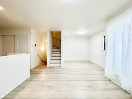 ���r���O�@�Z�ޕ��̌��������o�����A�C���e���A���l����̂��y���݂ȃ��r���O�ł��I  