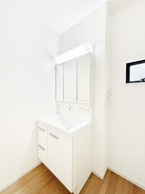 ���̑��@����������z���C�g�J���[����Ƃ��������h���[�X�y�[�X