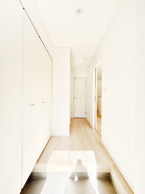 ���ց@���Ƒ��₨�q�l���C�����悭���o�}���ł��鉸�₩�ȕ��͋C�̌��ւł��B