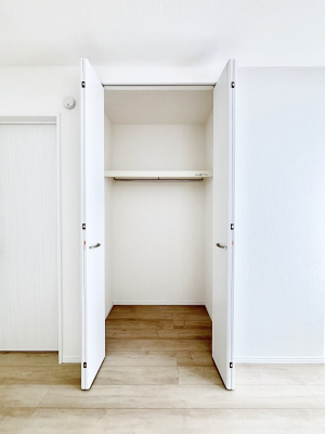 ���[�@�m���̃N���[�[�b�g�B���s��������̂Ō���̈ߗނ�����������܂�܂��B