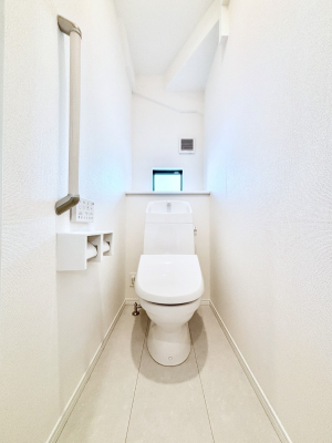 �g�C���@�g�C����1�K��2�K���ꂼ��ɔz�u����Ă��ĂƂĂ��֗��ł��B 