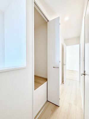 ���̑����ρ@�L�����[�B�|�������G�߂̏��������[���邱�Ƃ��ł��܂��B