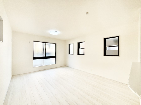 ���̑����ρ@�Ƒ��̏Ί炪���R�Ɛ��܂�Ă���A����ȕ��͋C�̃_�C�j���O�Ɏd�オ���Ă��܂� 