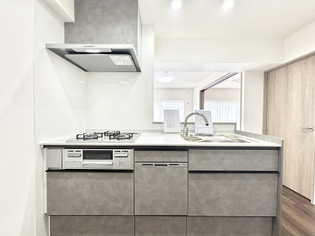 �L�b�`���@���������Ȃ���ł����Ƒ��Ƃ̉�b���y���߂�ΖʃL�b�`��