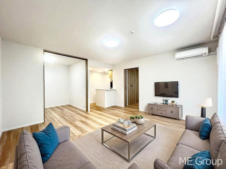 rO@͋Ĉkcj͉Ƒ݂Ȃ̉Kԁ@ƋCGł