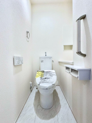 �g�C���@�g�C����1�K��2�K���ꂼ��ɔz�u����Ă��ĂƂĂ��֗��ł��B 