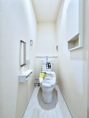 �g�C���@�g�C����1�K��2�K���ꂼ��ɔz�u����Ă��ĂƂĂ��֗��ł��B 