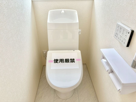 �g�C���@�g�C����1�K��2�K���ꂼ��ɔz�u����Ă��ĂƂĂ��֗��ł��B 