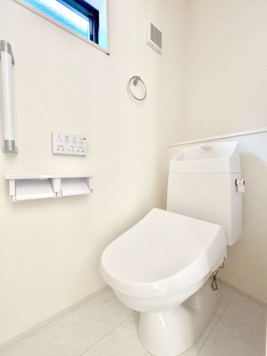 �g�C���@�g�C����1�K��2�K���ꂼ��ɔz�u����Ă��ĂƂĂ��֗��ł��B 