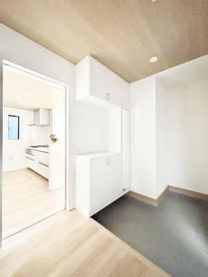 ���ց@���ʔ��͂��Ƒ��̎ʐ^��G�߂̃C���e���A�ŏ���I�Ƃ��ĉ��o�ł��܂�